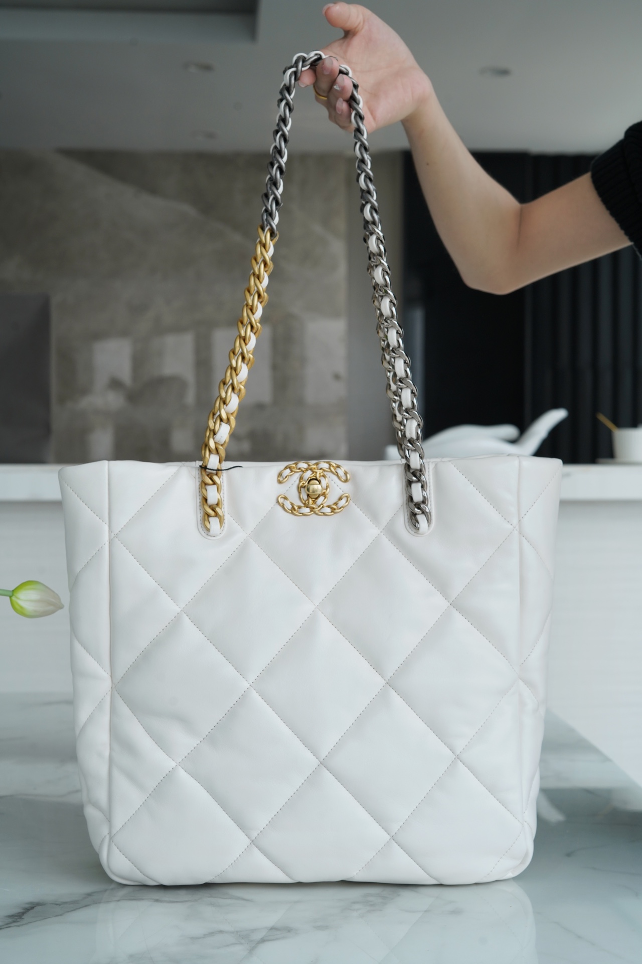 CHANEL 22B 19 BAG Tote White Lambskin  