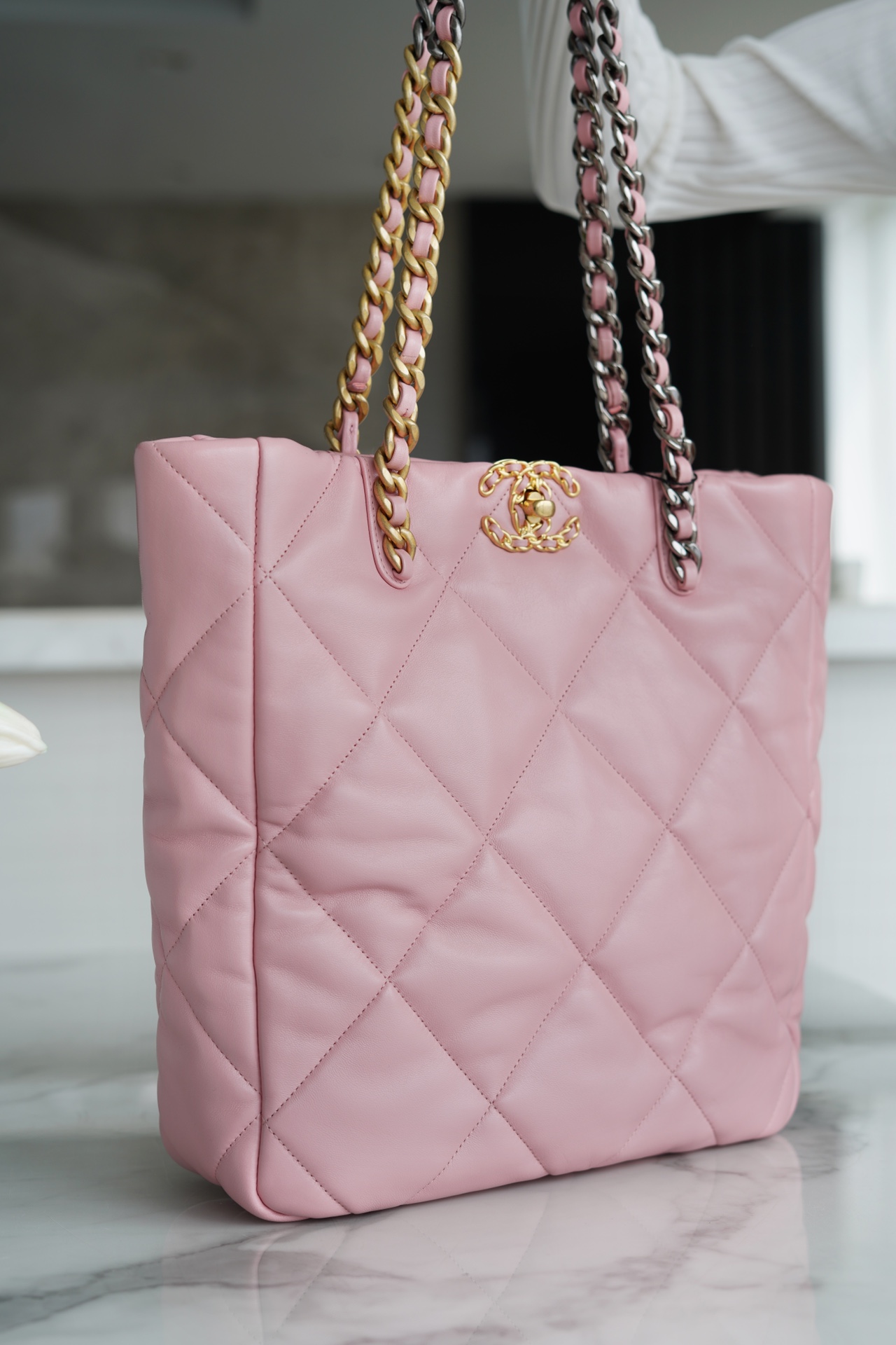 CHANEL 22B 19 BAG Tote Cherry Blossom Pink Lambskin  