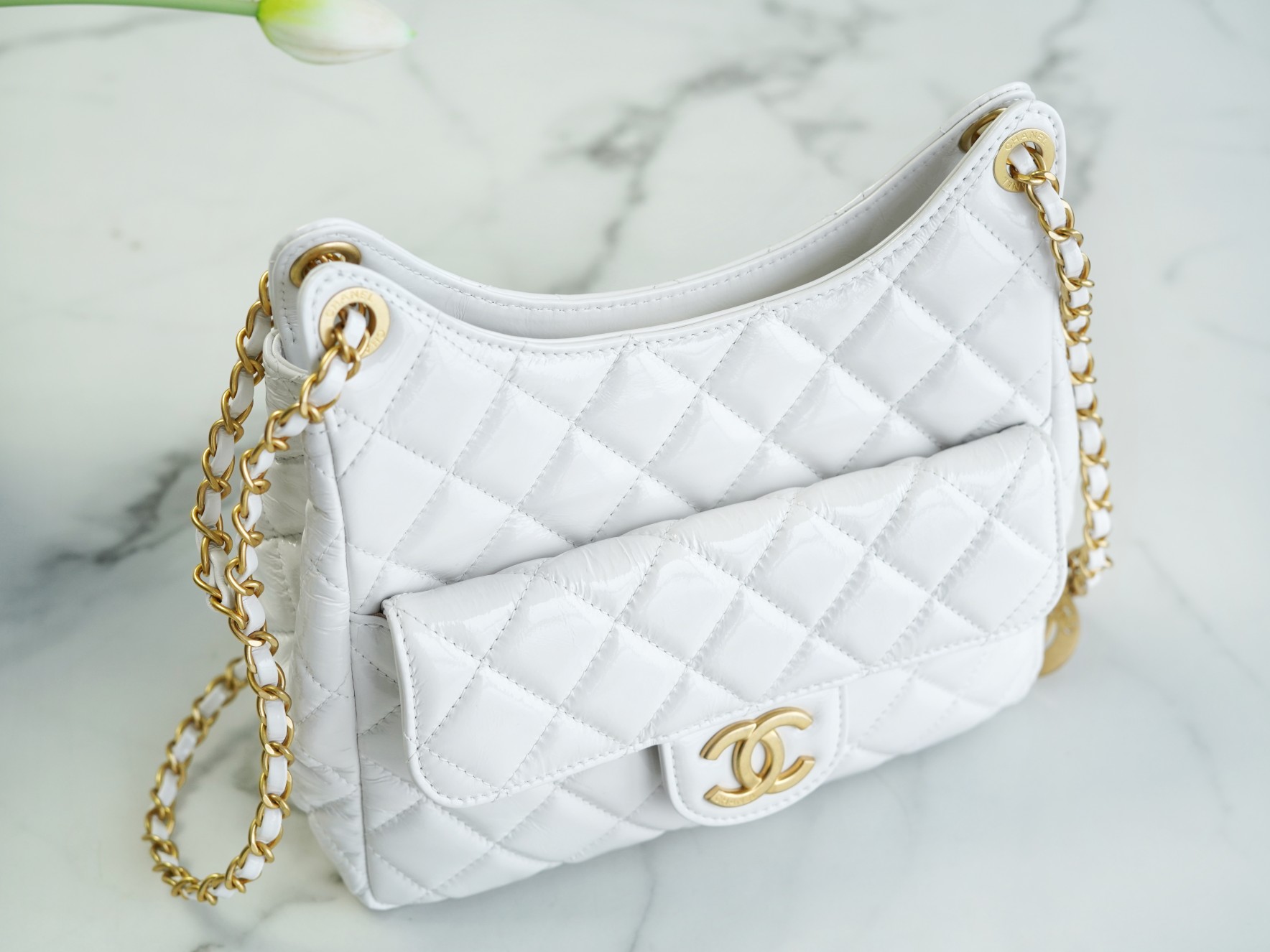 CHANEL 23C Early Spring Resort Collection Flap Bag White Medium Glossy Wrinkled Calfskin  