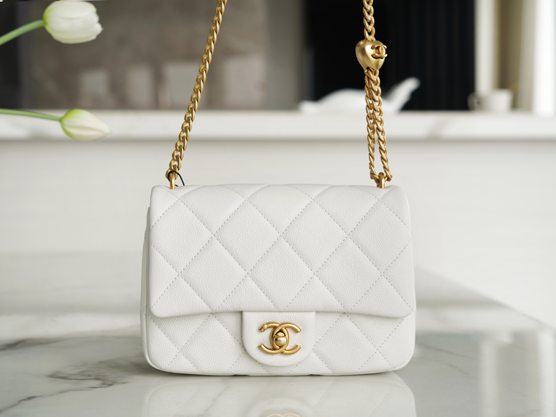 CHANEL 23P Spring/Summer New Heart Adjustable Buckle Square Bag White Calfskin