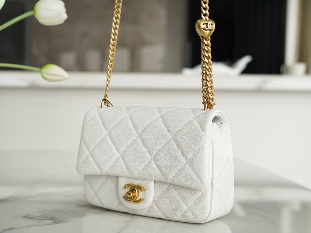 CHANEL 23P Spring/Summer New Heart Adjustable Buckle Square Bag White Calfskin