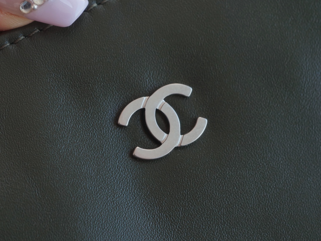 CHANEL 22P Handbag Olive Green Small Calfskin  