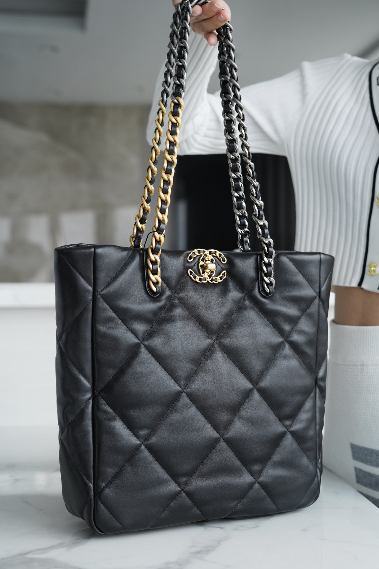 CHANEL 22B 19BAG Tote Black and Gold Small Lambskin  