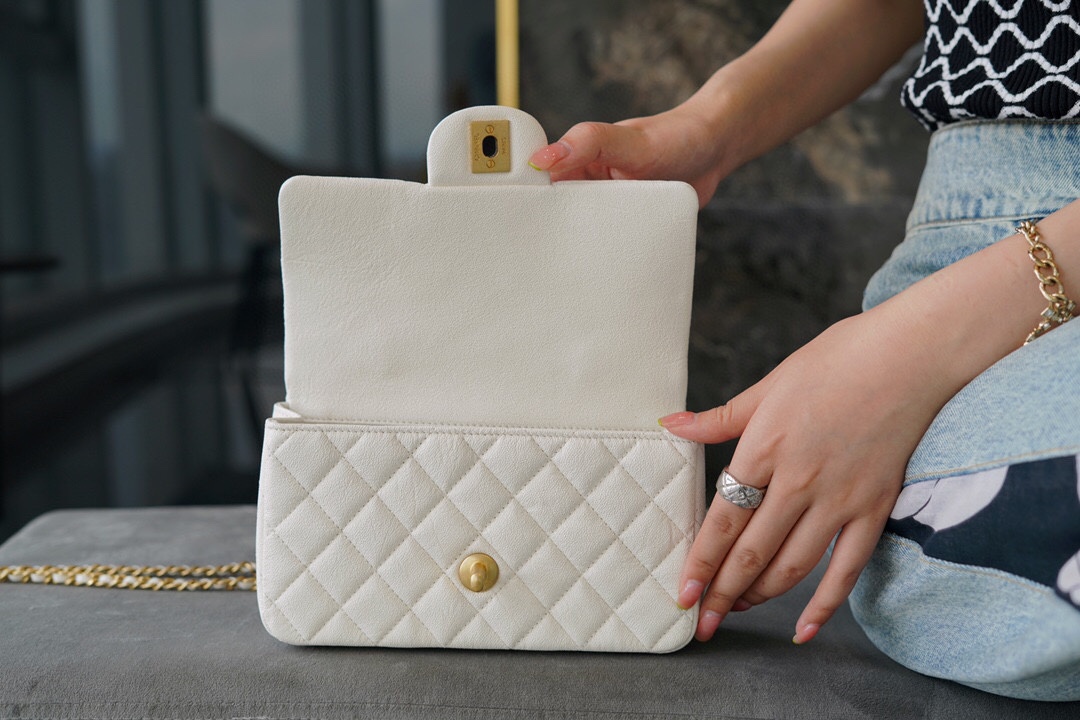 CHANEL 2021 SS Spring/Summer New Handle CF Mini White  