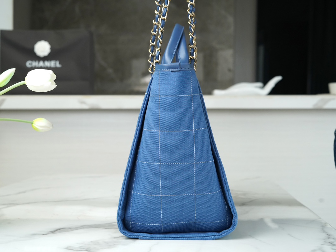 CHANEL 23P Maxi Shopping Bag Blue Calfskin  