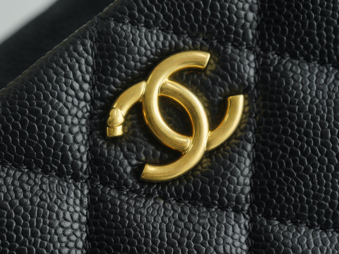 CHANEL 23P Heart Buckle HoBo Bag Textured Grain Calfskin