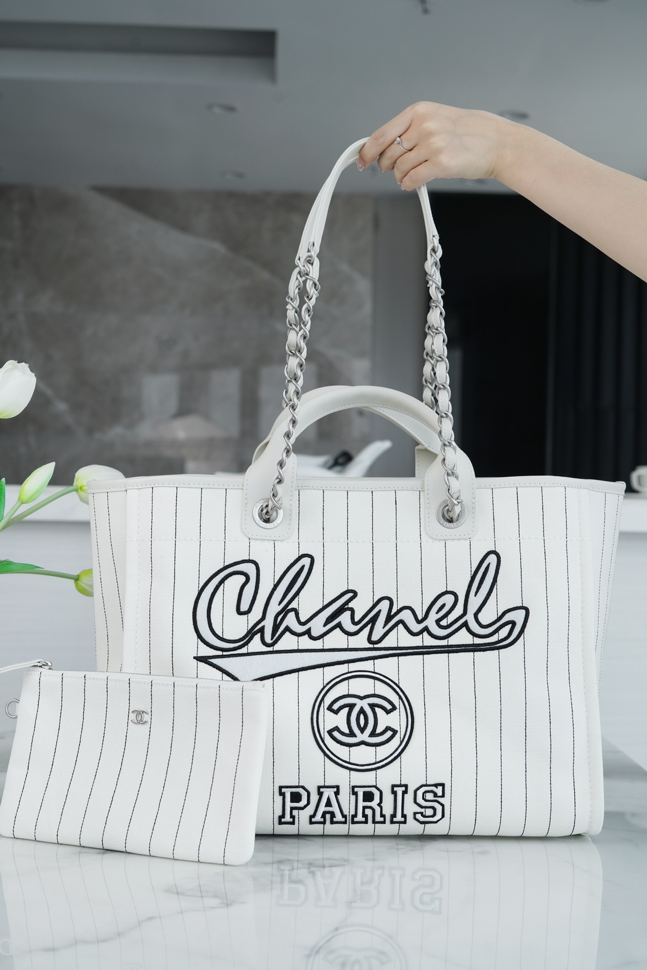 CHANEL 23P Spring/Summer New Maxi Shopping Bag White Calfskin  