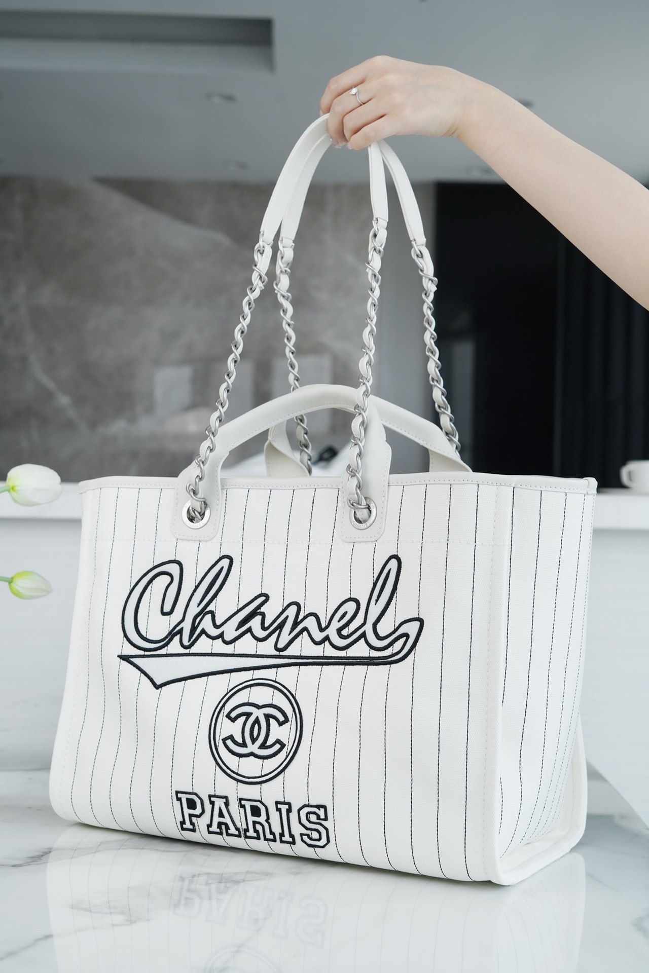 CHANEL 23P Spring/Summer New Maxi Shopping Bag White Calfskin  