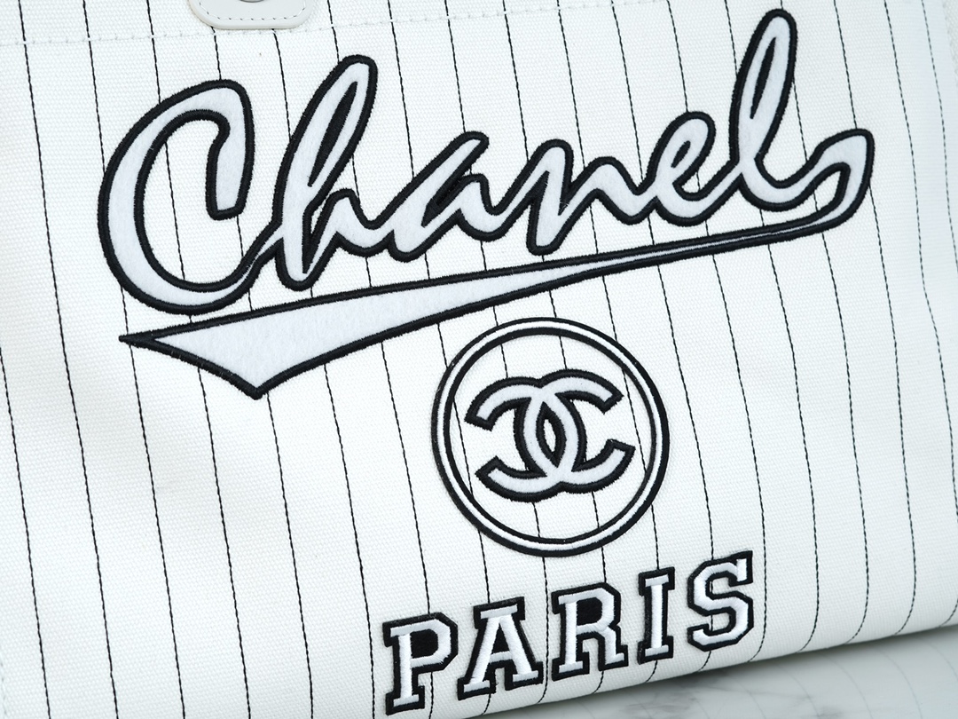 CHANEL 23P Spring/Summer New Maxi Shopping Bag White Calfskin  