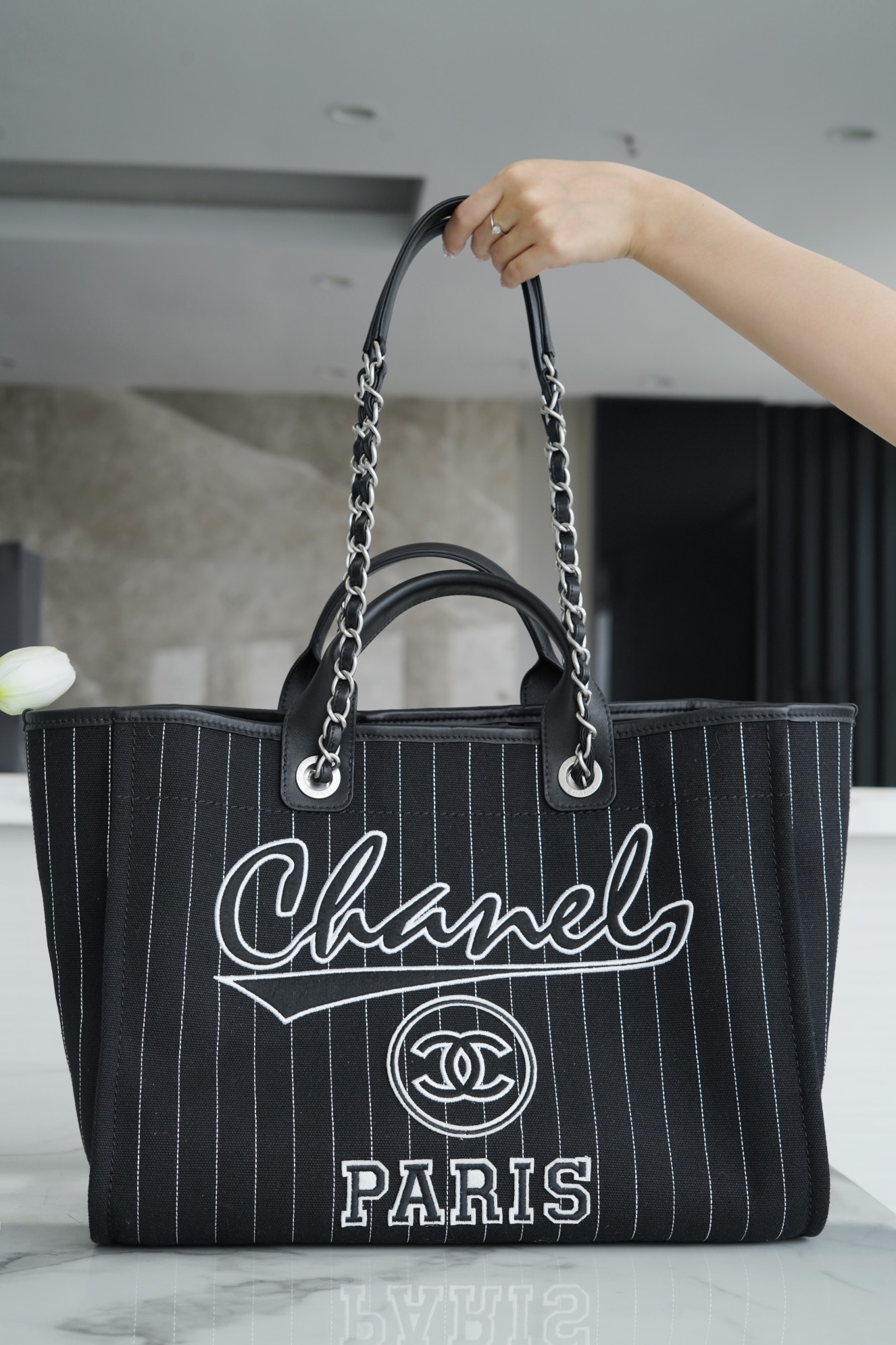 CHANEL 23P Spring/Summer New Maxi Shopping Bag Black  