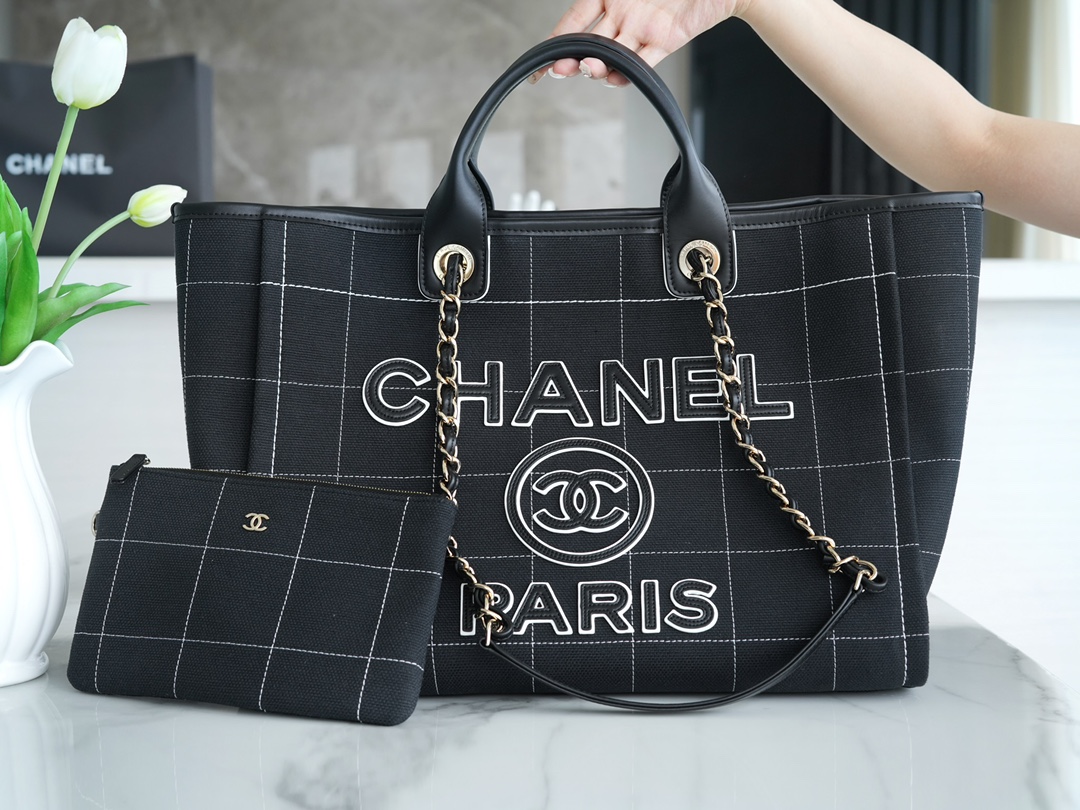 CHANEL 23P Maxi Shopping Bag Black Calfskin  