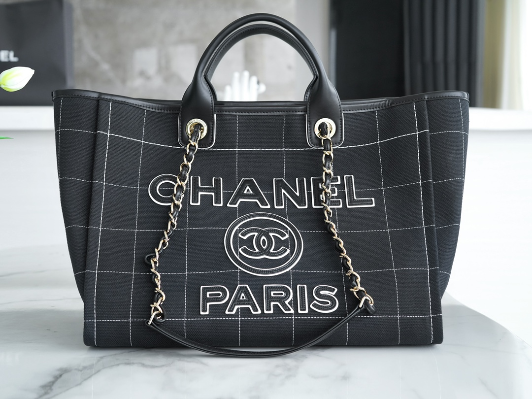 CHANEL 23P Maxi Shopping Bag Black Calfskin  