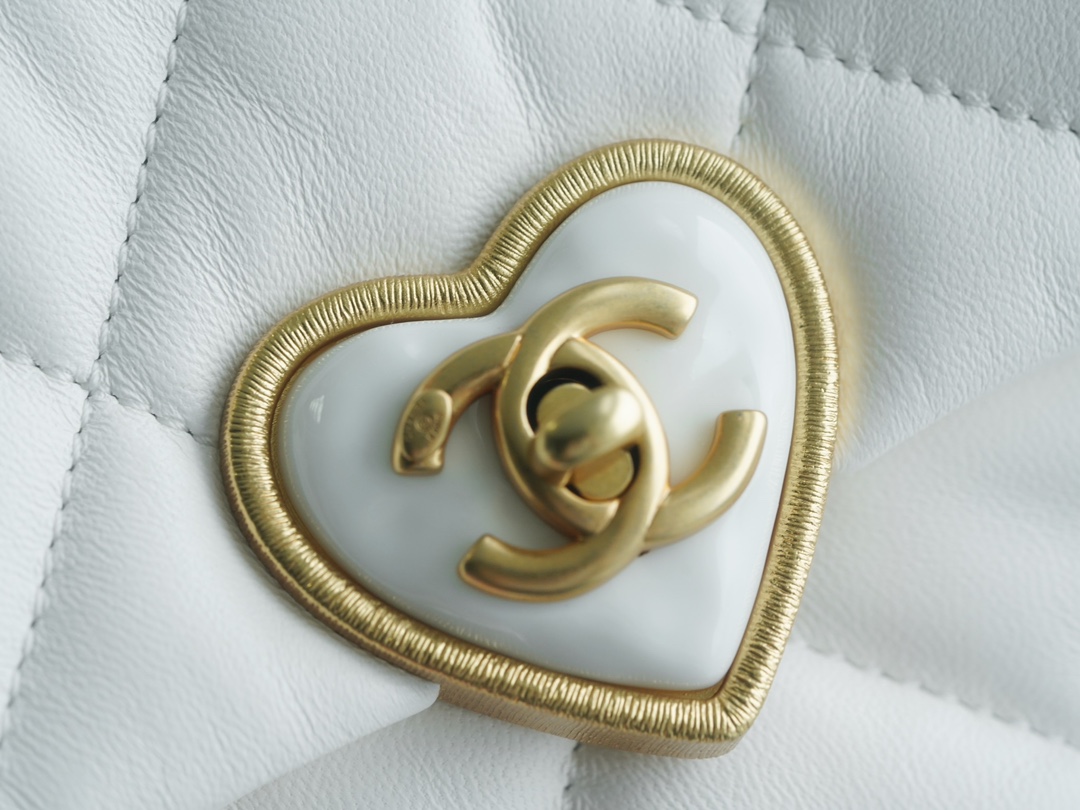 Chanel 23S CF Heart Enamel Buckle Square Chunky Bag White Lambskin  