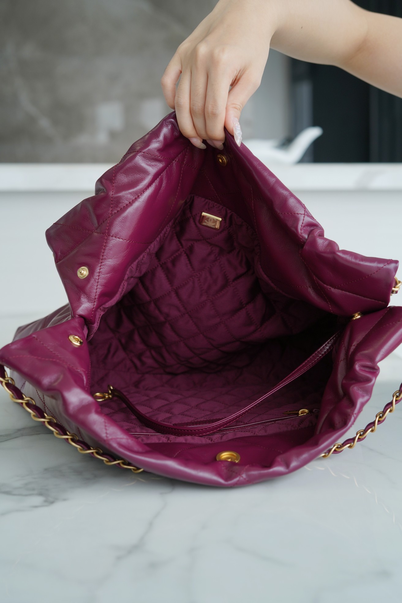 CHANEL 22 Bag Burgundy Purple Medium  