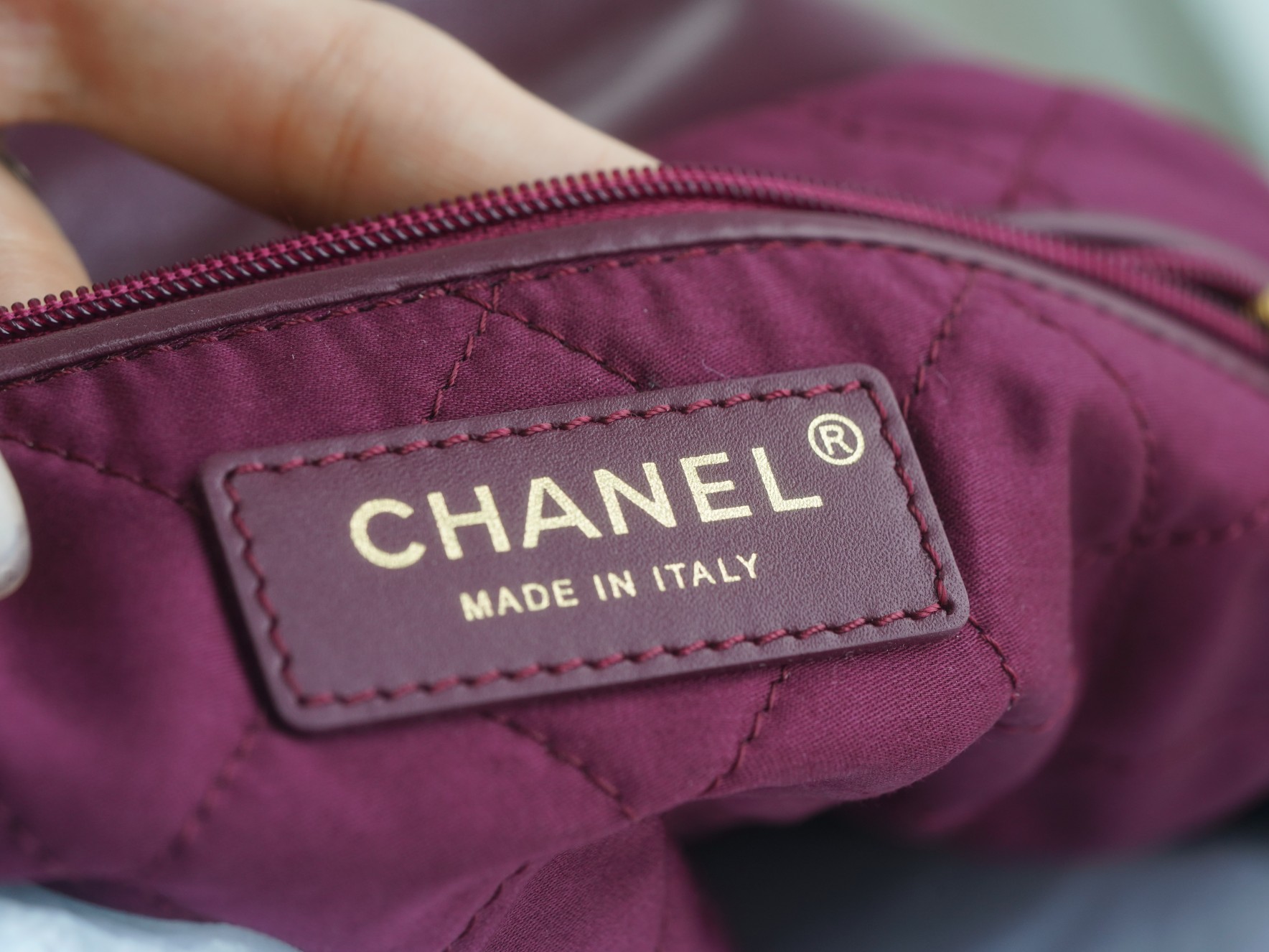 CHANEL 22 Bag Burgundy Purple Medium  