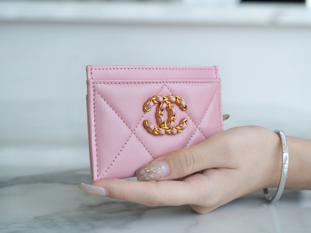 19 Series Card Holder Small Lambskin Pink  