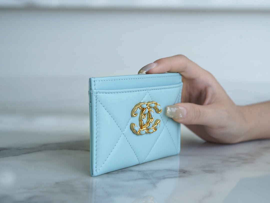 19 Series Card Holder Small Lambskin Light Blue  