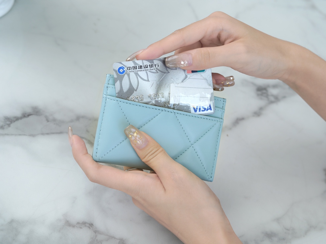 19 Series Card Holder Small Lambskin Light Blue  