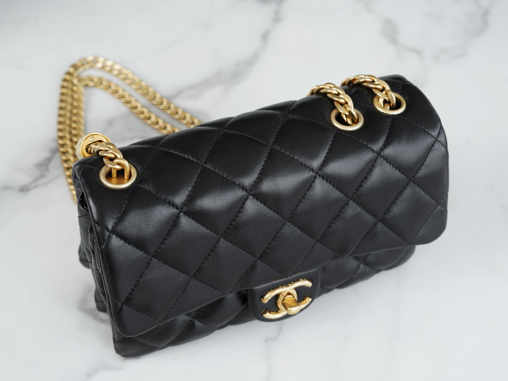 CHANEL 22K New Adjustable Flap Bag Small  