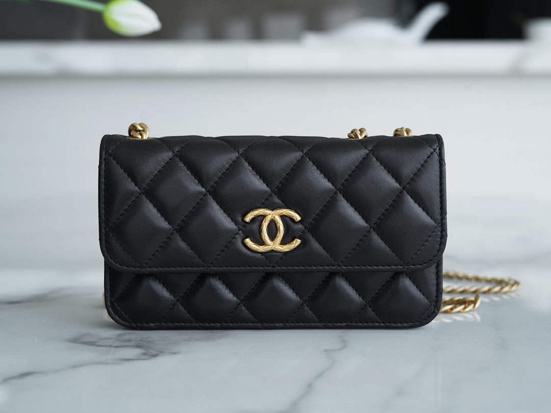 CHANEL 22K New Chain Flap Phone Bag Black  