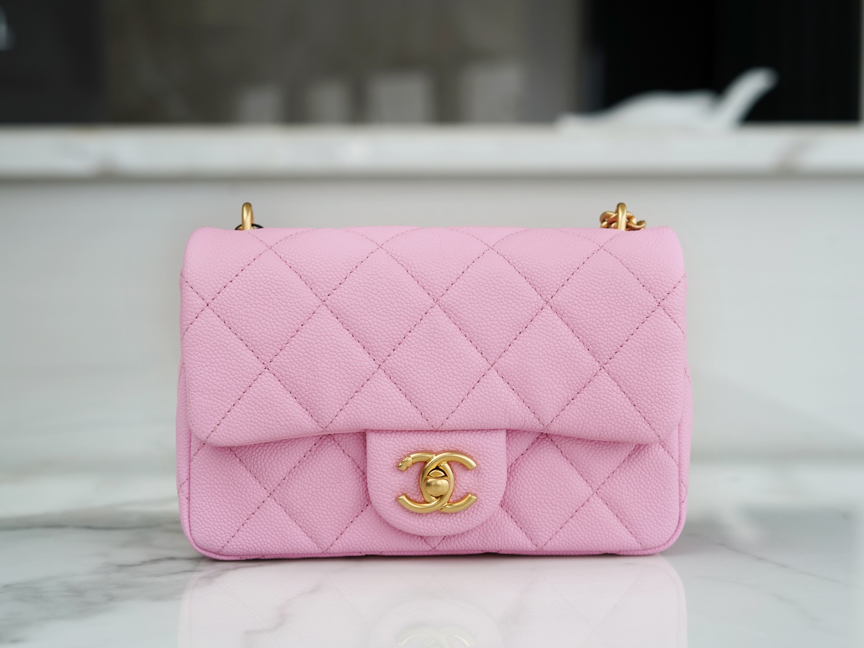 CHANEL 23P Heart Adjustable Mini Pink Grainy Calfskin  