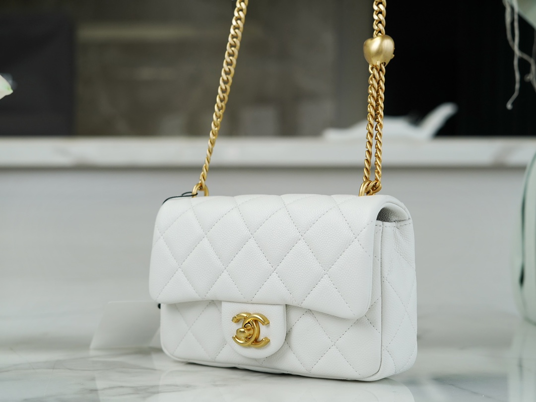 CHANEL 23P Heart Adjustable Mini White Grainy Calfskin  