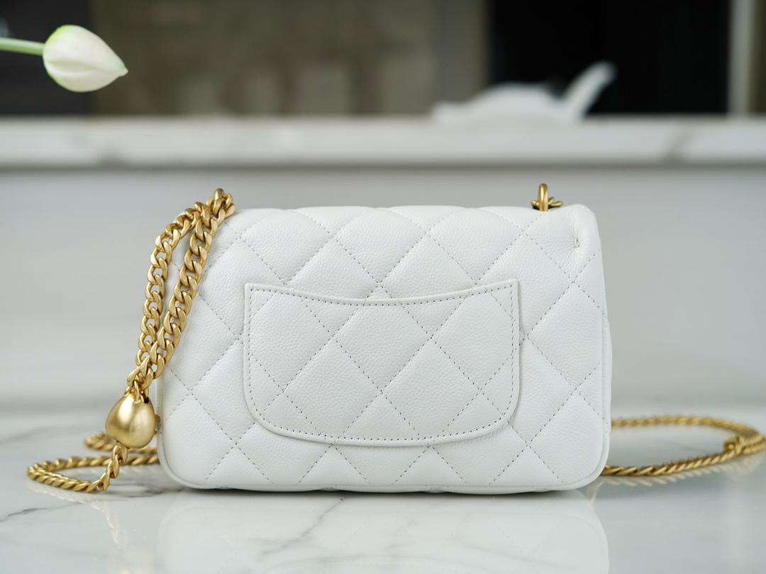 CHANEL 23P Heart Adjustable Mini White Grainy Calfskin  