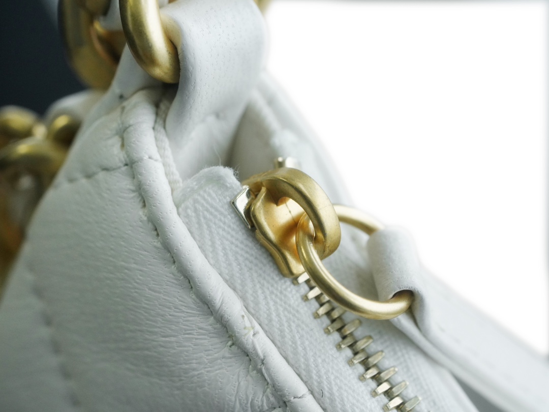 CHANEL 23B Hobo Double Chain Shoulder Bag Large White