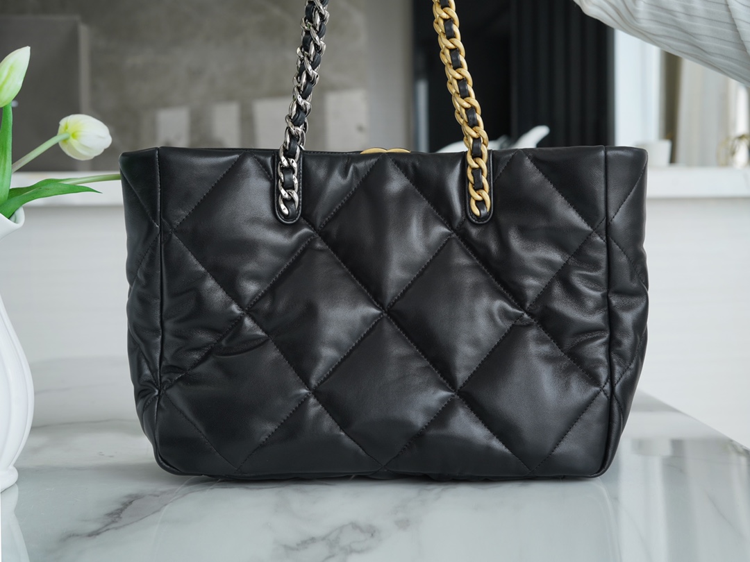 CHANEL 22B 19 Bag Tote Horizontal  