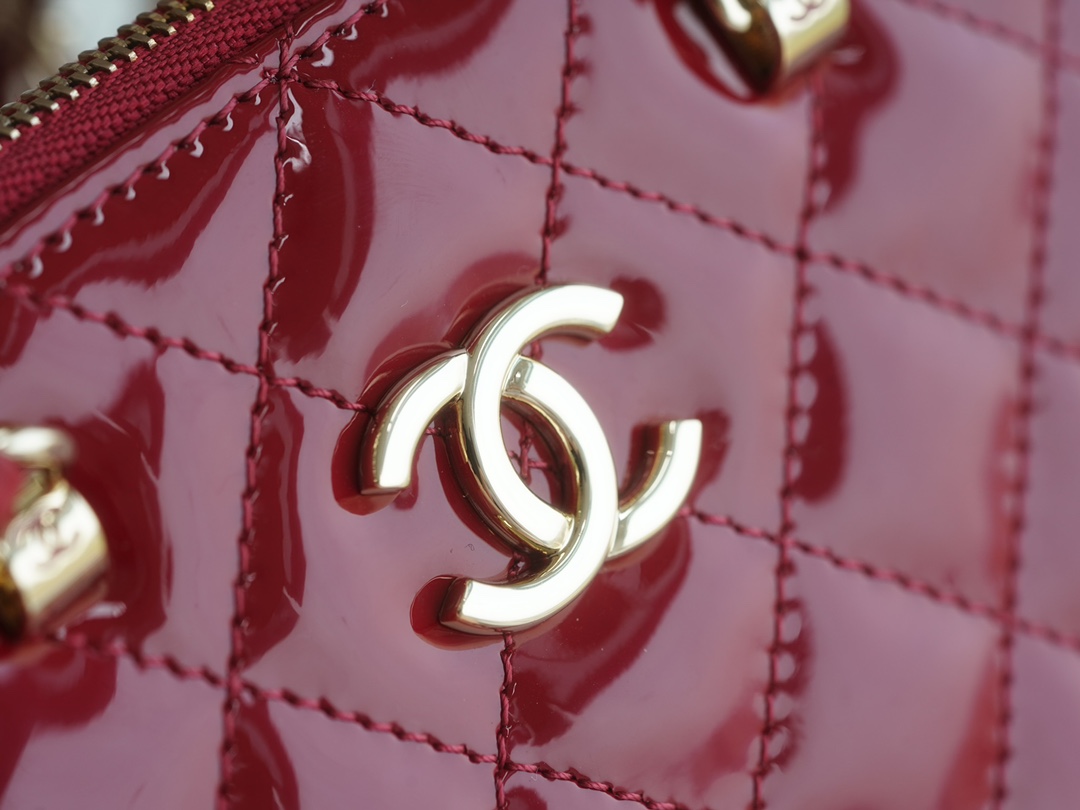 CHANEL 23S Patent Leather Shell Bag Small Red