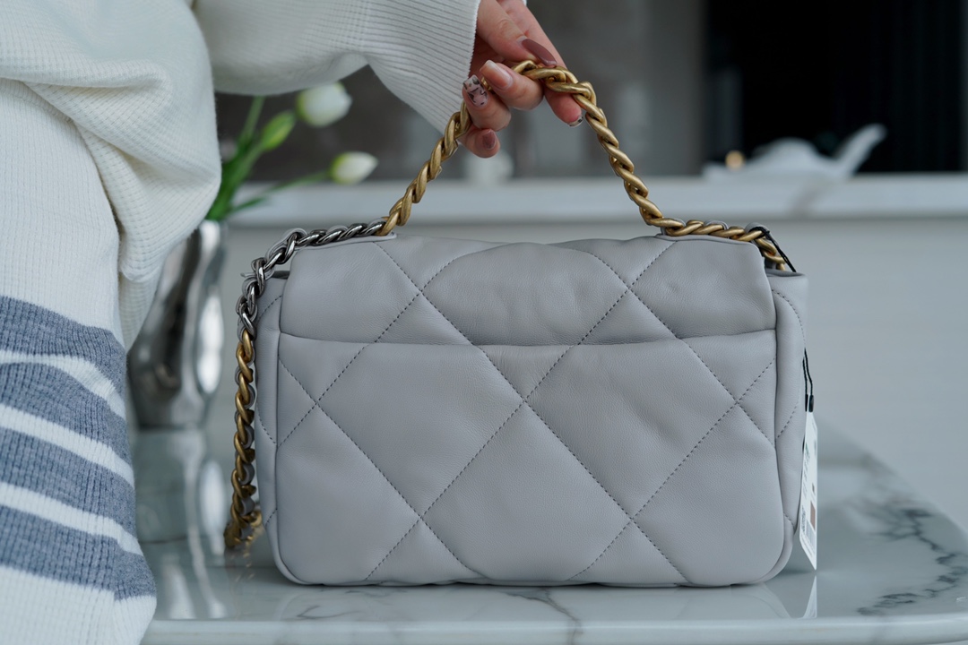 CHANEL 19 BAG Fall/Winter New Color Light Gray  