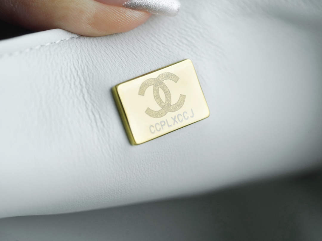 CHANEL 23C Early Spring Resort Series Flap Bag White Lambskin  