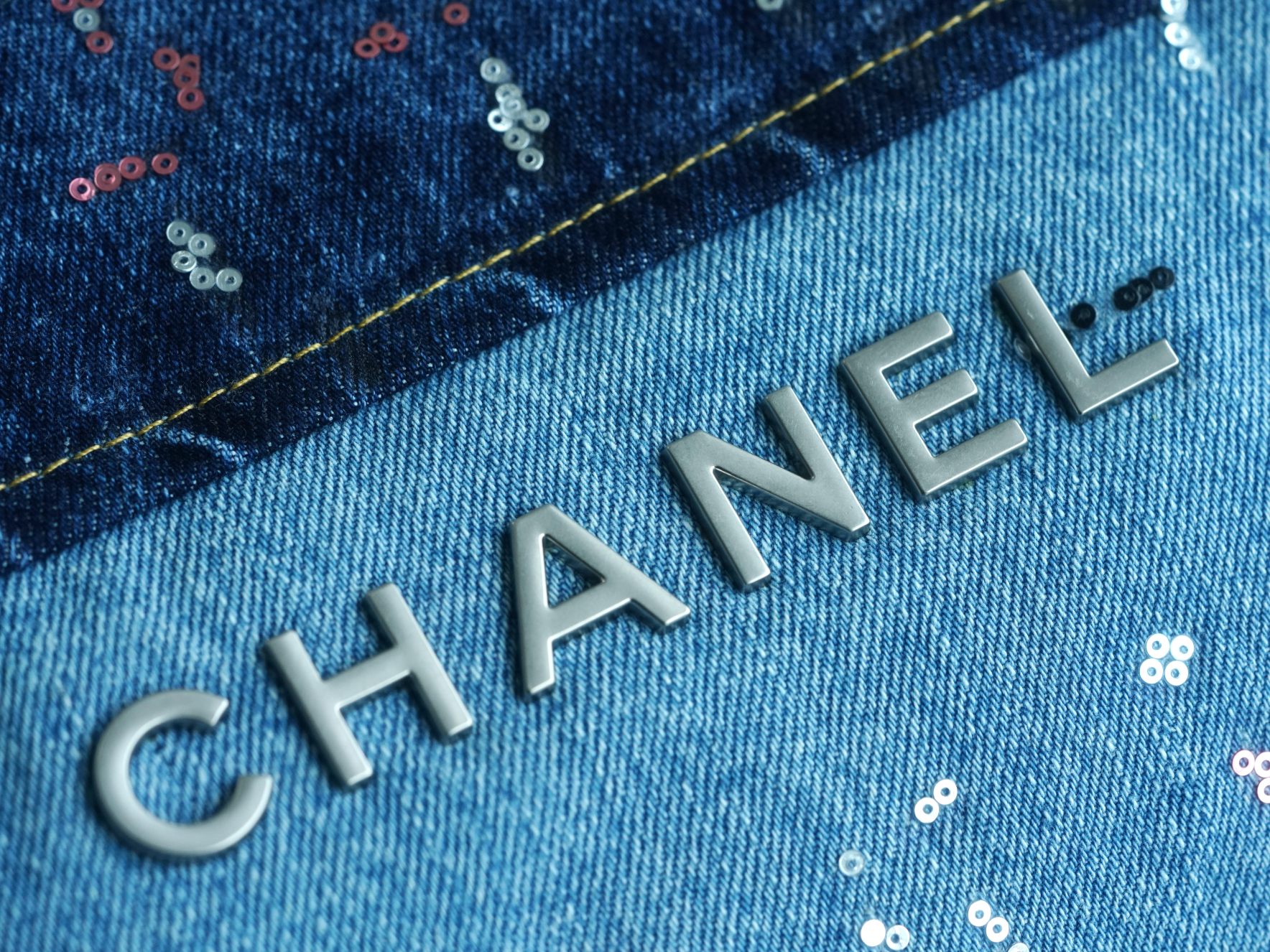 CHANEL 23A Sequin Denim Patchwork 22 Bag Medium  