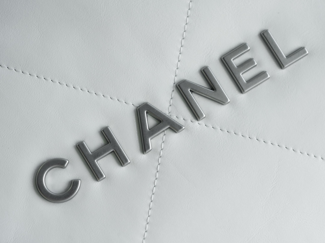 CHANEL 22P Bag Medium White with Silver Button