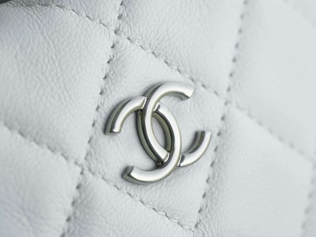 Chanel 23C Hula Hoop Clutch White  