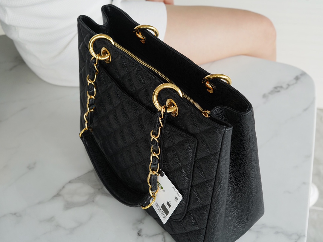 CHANEL Shopping Bag Caviar Black & Gold  