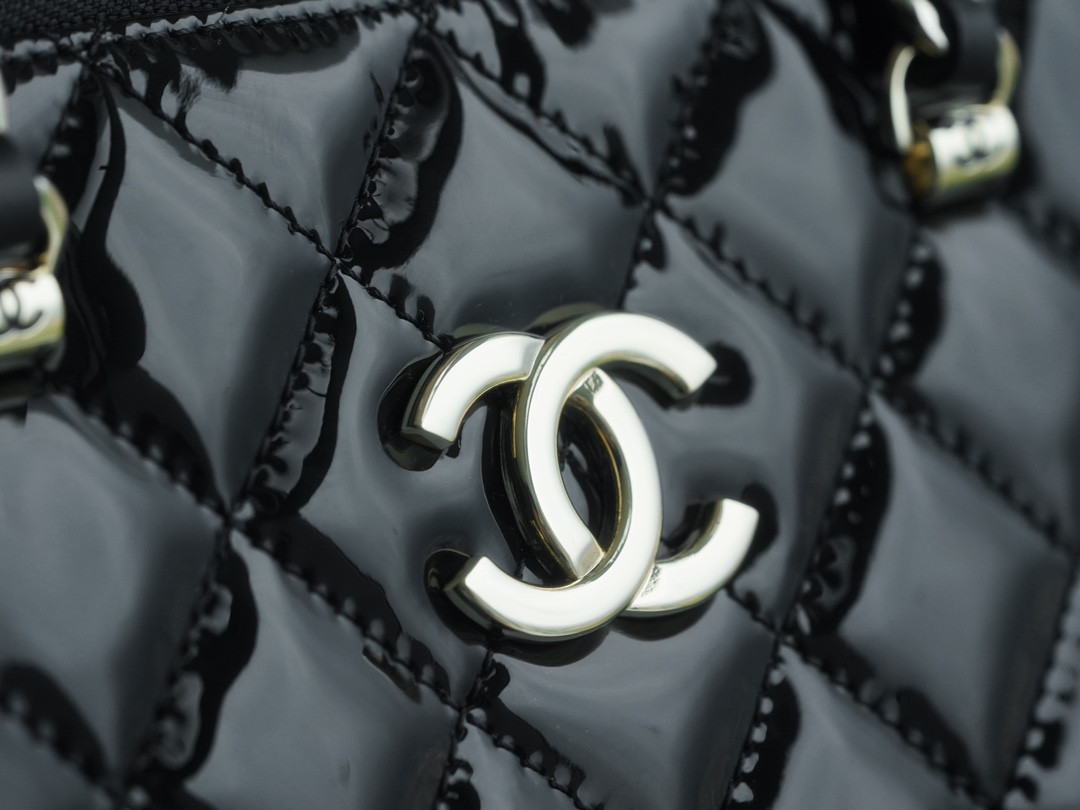 CHANEL 23S Patent Leather Shell Bag Large Black  