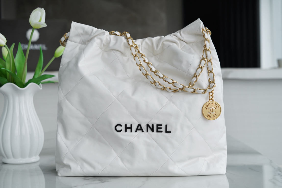 CHANEL 22P Bag Medium White with Black Hardware  