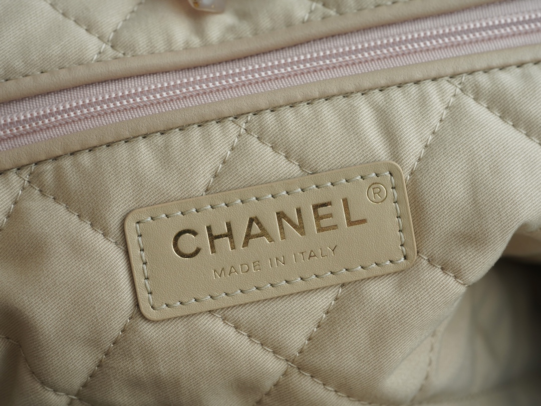 CHANEL 22P Bag Medium White with Black Hardware  