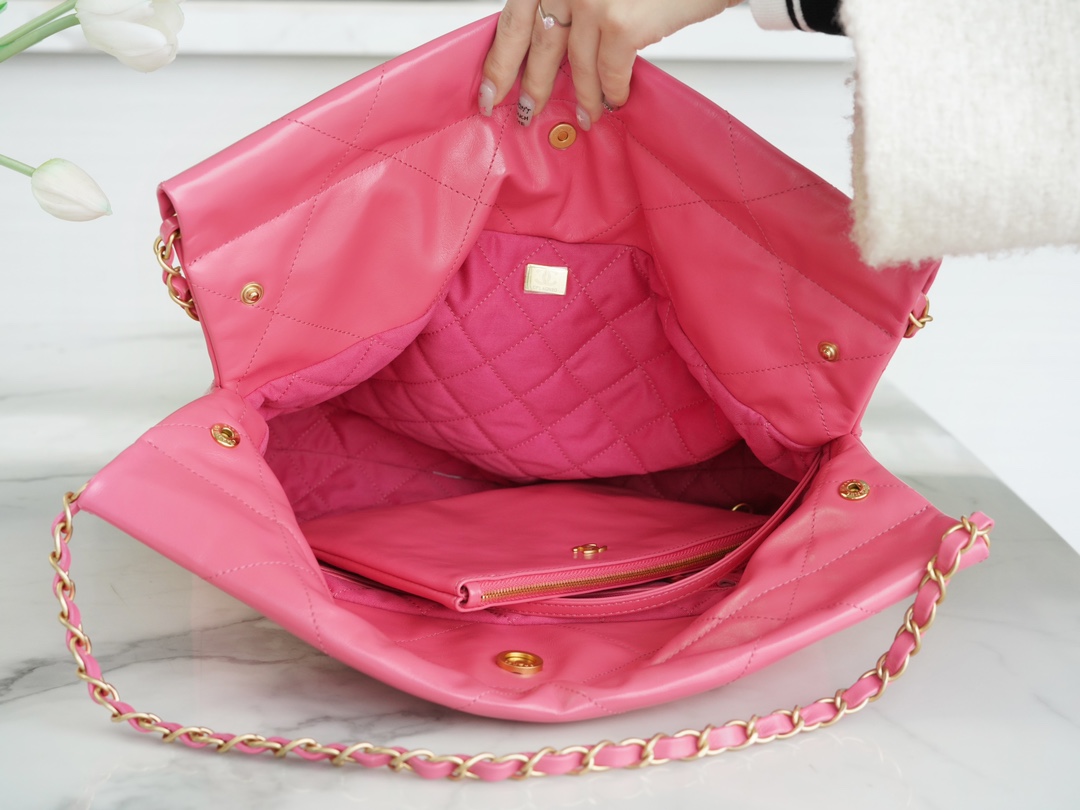 CHANEL 22 Bag Small Coral Pink  