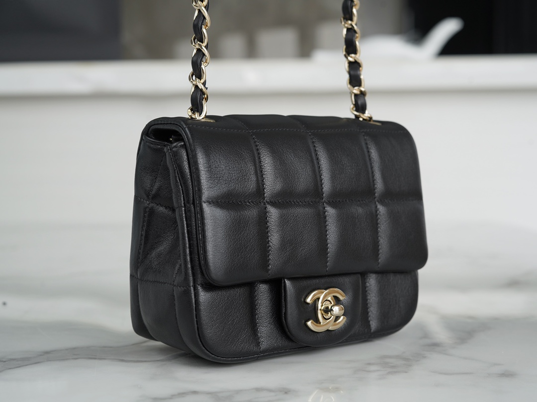 CHANEL 23C Early Spring Resort Series Flap Bag Small Lambskin  