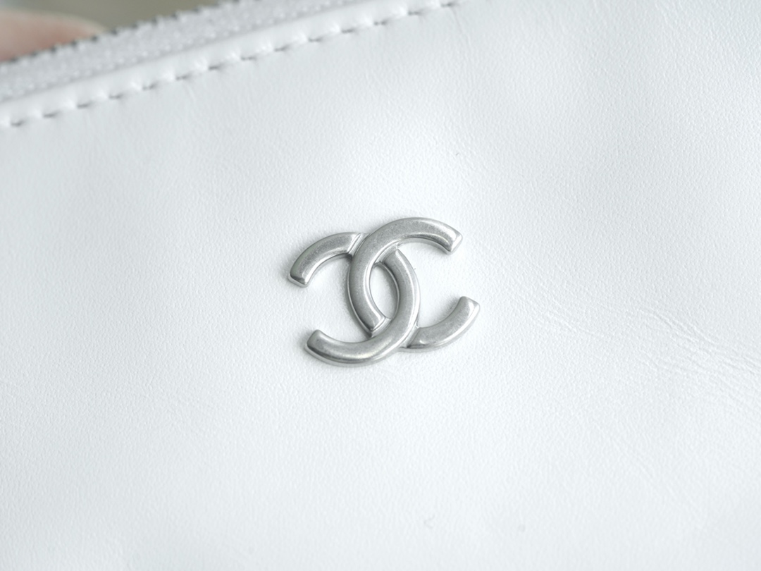 CHANEL 24C Horizontal 22 Bag White with Silver Hardware  