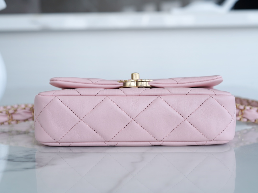 CHANEL 23K Autumn/Winter 19 Wide Strap Flap Bag Pink Wrinkled Calfskin  