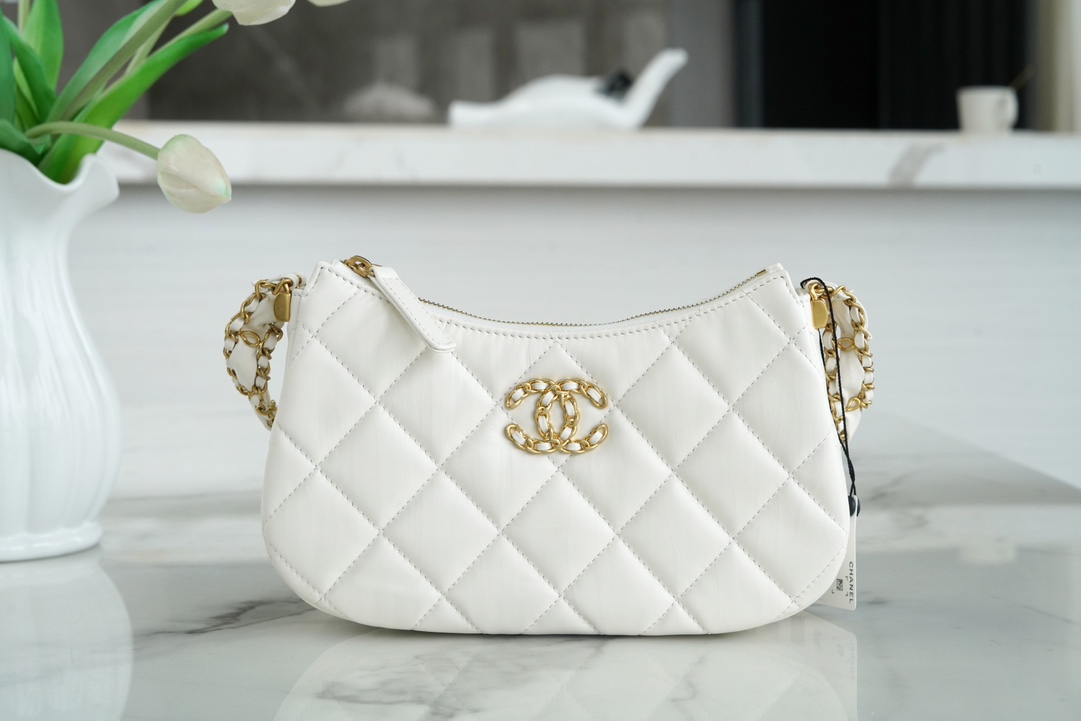 CHANEL 23K 19 Hobo Large White Calfskin  