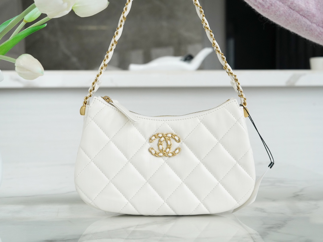 CHANEL 23K 19 Hobo Large White Calfskin  