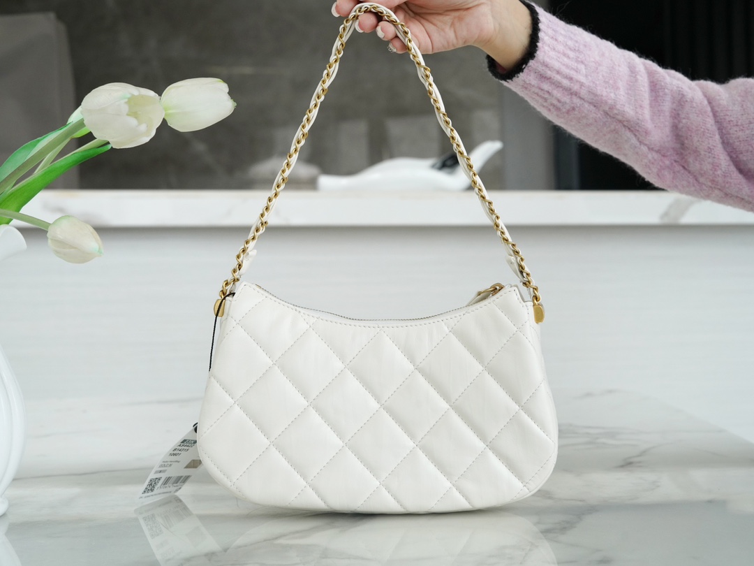 CHANEL 23K 19 Hobo Large White Calfskin  