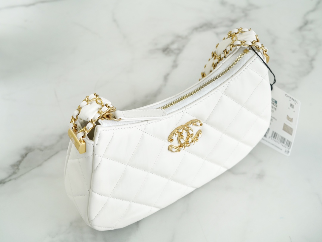 CHANEL 23K 19 Hobo Large White Calfskin  