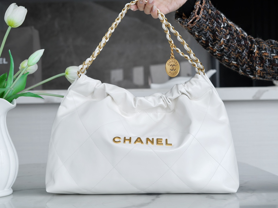 CHANEL 24C Horizontal 22 Bag White with Gold Hardware  