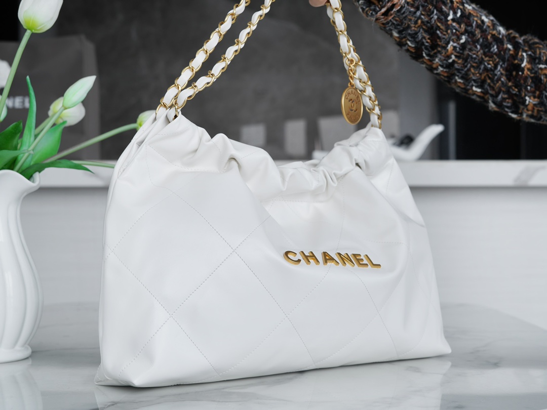 CHANEL 24C Horizontal 22 Bag White with Gold Hardware  