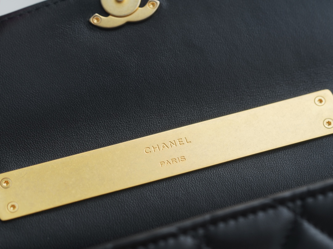 Chanel 22B Enamel Kelly Large Black & Gold Lambskin  